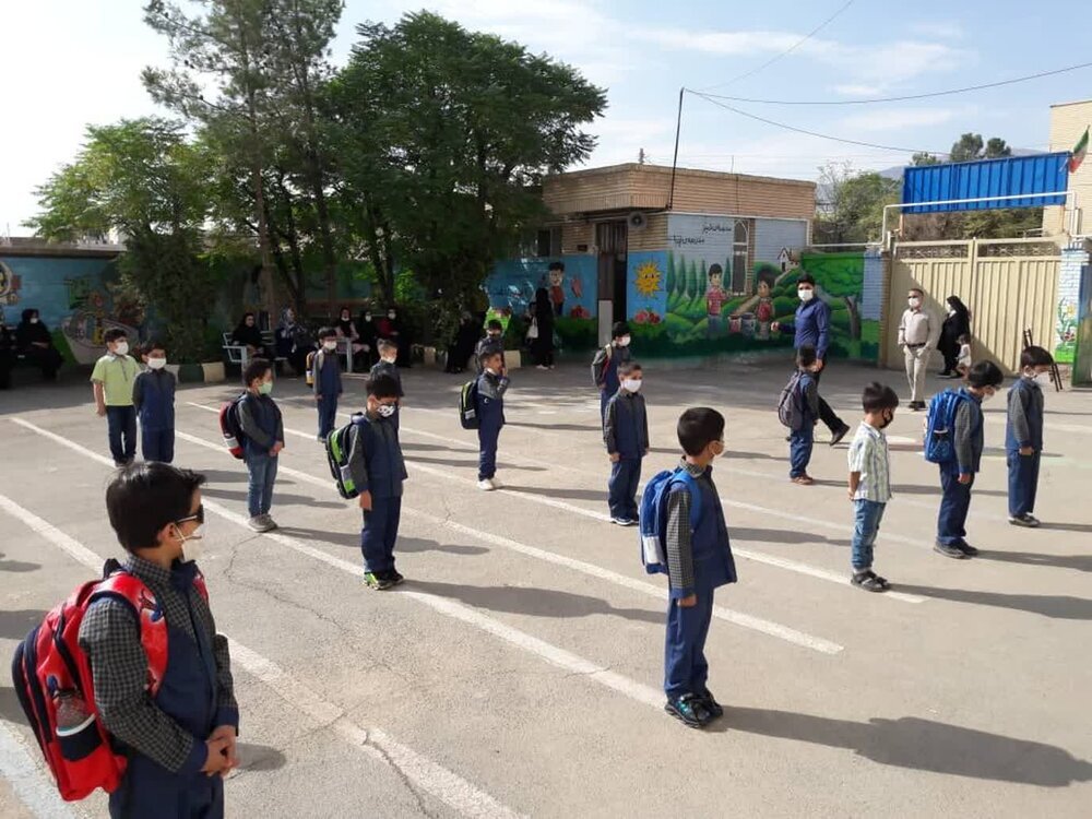 کمتر از ۶۰ روز تا آغاز سال تحصیلی؛ اجماع بر سر بازگشایی مدارس