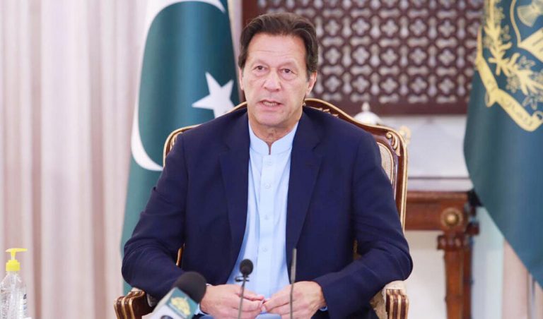 عمران خان:من نه سخنگوی طالبانم و نه به ما ربط دارد که طالبان چه کار میکند،برید از طالبان بپرسید!/از تصمیم افغانستان متاسف شدم