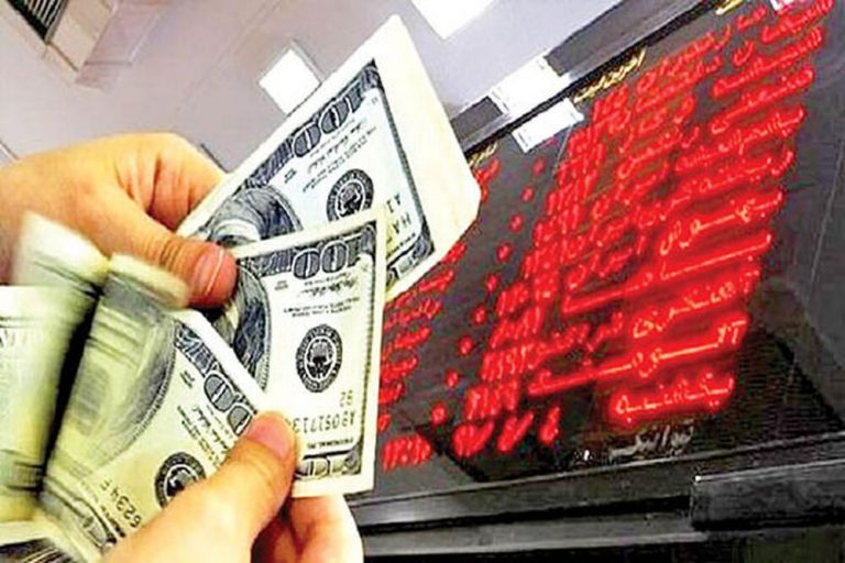 کجا سرمایه گذاری کنیم؛ سهام یا دلار؟