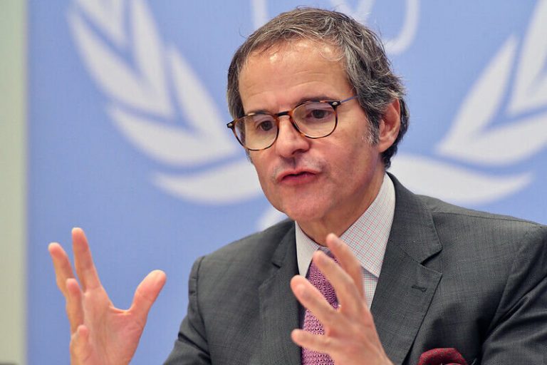گروسی:مجبوریم برای کار با تیم جدید ایران صبر کنیم/این وضعیت ما را در موقعیت نامطلوبی قرار داده