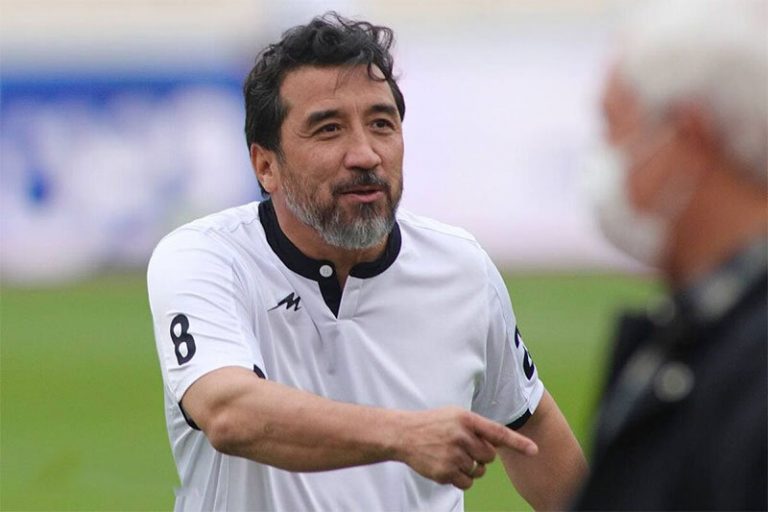 خداداد عزیزی با پیراهن پرسپولیس/عکس