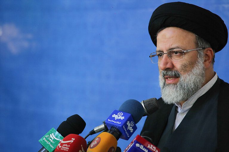 ادامه پیامکهای تبریک به رئیسی