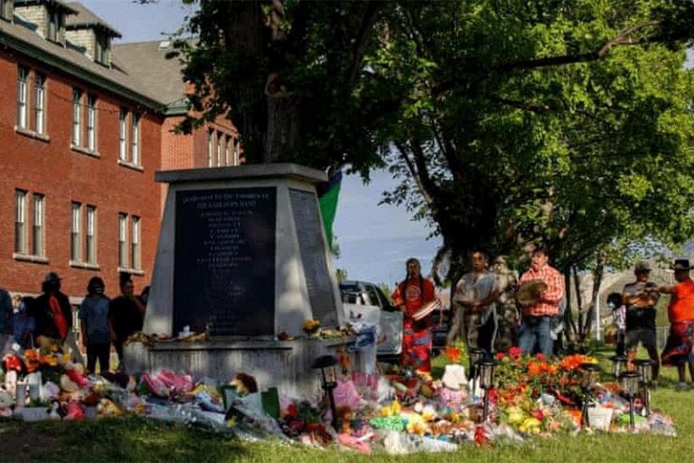 ببینید | کشف سومین گور دسته جمعی بومیان در کانادا