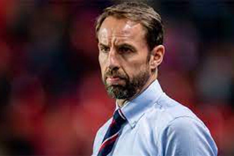 ببینید | تغییر چهره حیرت‌انگیز یک هوادار زن به سرمربی تیم ملی انگلیس