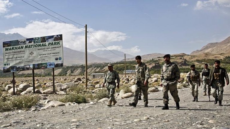 تاجیکستان ۲۰ هزار نیروی پشتیبانی در مرز افغانستان مستقر میکند/رحمانف از همسایگان تقاضای کمک کرد