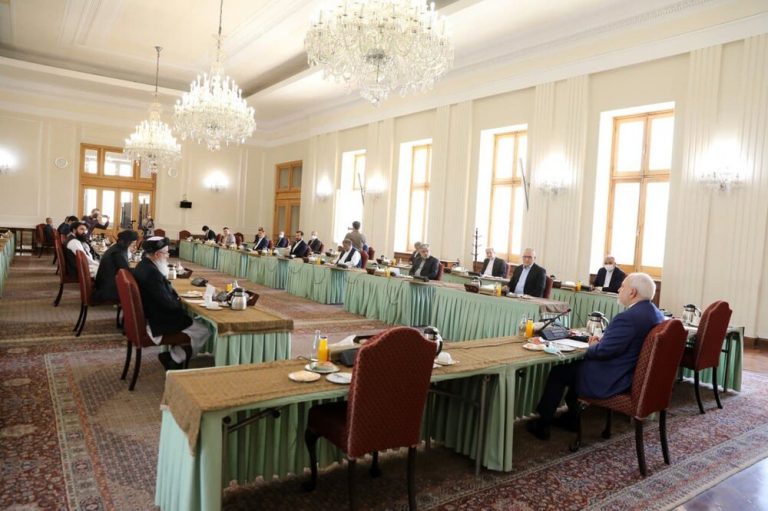 ظریف:ایران آماده تسهیل گفتگوهای بینالافغانی است