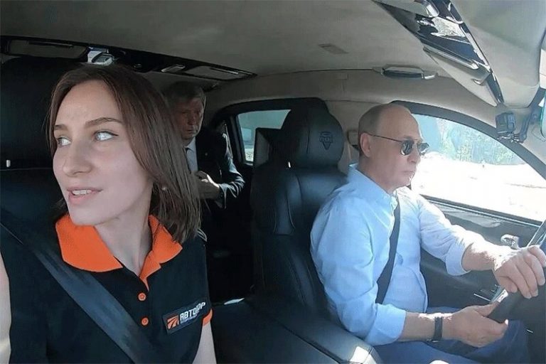 ببینید | افتتاح کمربند 50 کیلومتری توسط ولادیمیر پوتین