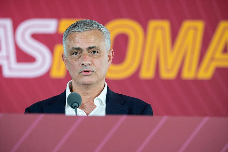 ببینید | اقدام جالب ژوزه مورینیو در اولین کنفرانس خبری