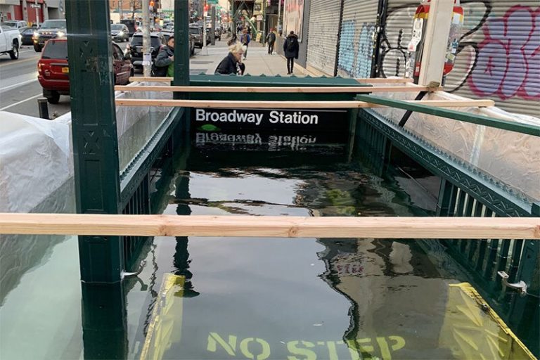 ببینید | سیلاب بی‌سابقه در متروهای نیویورک
