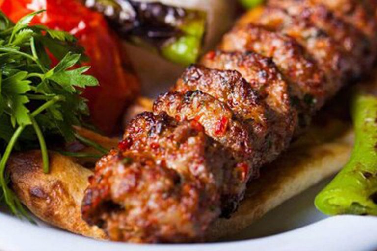 اینفوگرافیک | چگونه از خطر سرطان‌زایی غذاهای کبابی بکاهیم؟