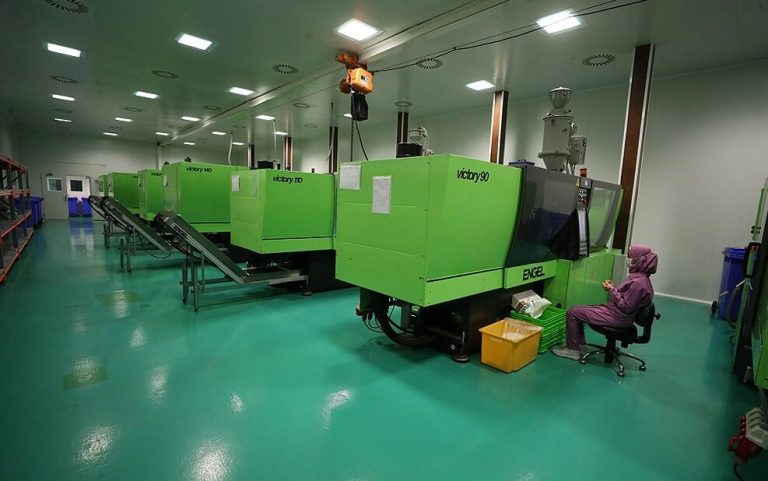 فعالیت ۳۷۵ واحد صنعتی و خدماتی در جزیره  کیش