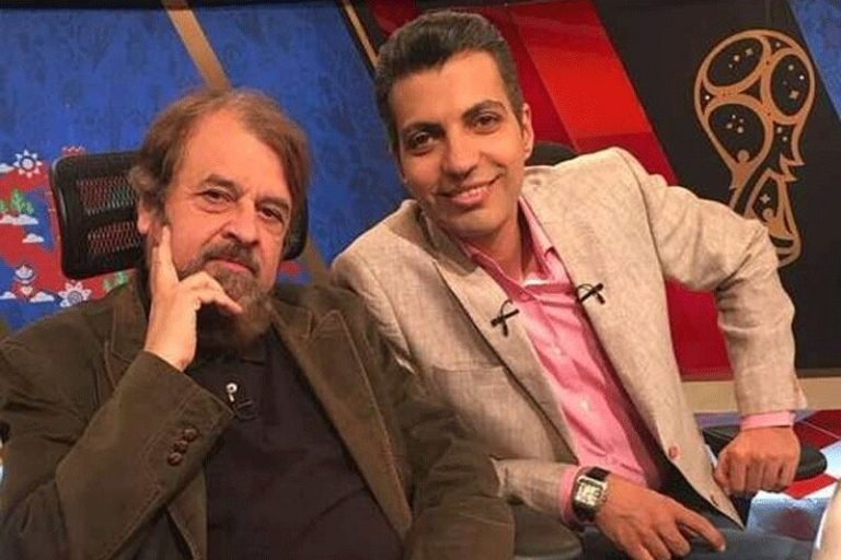 عکس | دیدار عادل فردوسی‌پور از مادر زنده‌یاد حمیدرضا صدر