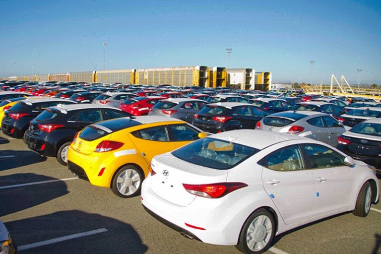 اینفوگرافیک | تفاوت فاحش قیمت خودروهای وارداتی طی ۵ سال!