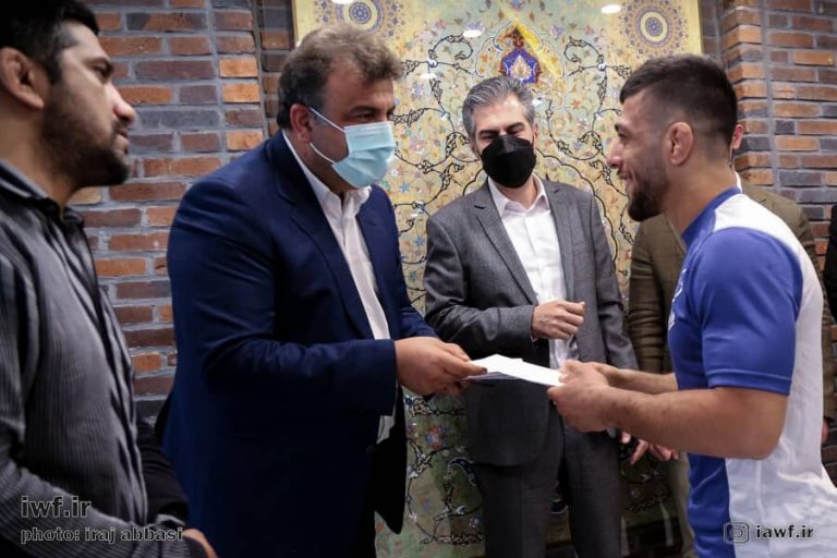 تجلیل استاندار مازندران از کشتی گیران اعزامی به المپیک