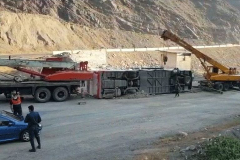 ببینید | واژگونی مرگبار اتوبوس در محور هراز با ۳ فوتی