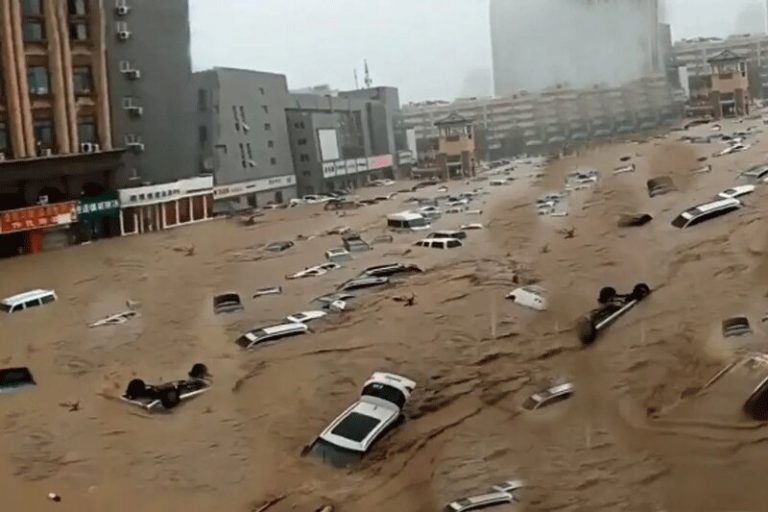 ببینید | تصاویر وحشتناک هوایی از سیل در استان هنان چین