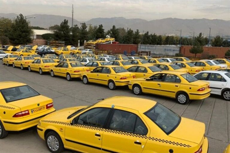 ببینید | پایان چشم انتظاری تاکسیرانان تهرانی برای دریافت واکسن کرونا