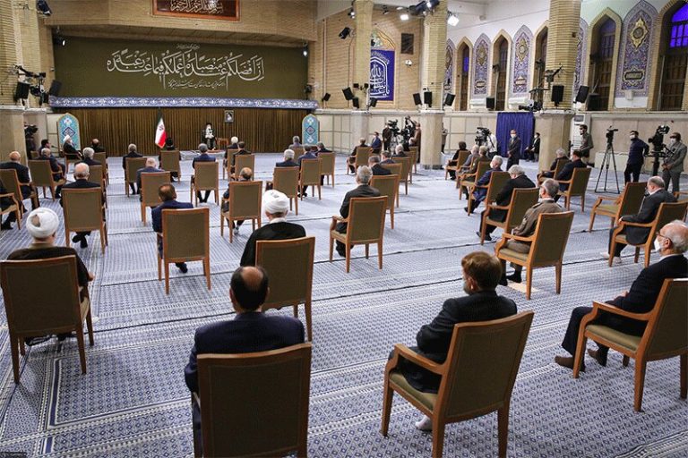 عکس | قابهایی جالب از آخرین دیدار رئیسجمهور و هیئت دولت دوازدهم با رهبر انقلاب
