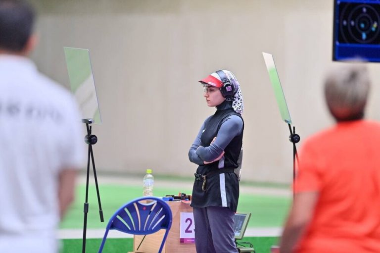تصاویر | رقابت هانیه رستمیان در رقابتهای تیراندازی تپانچه