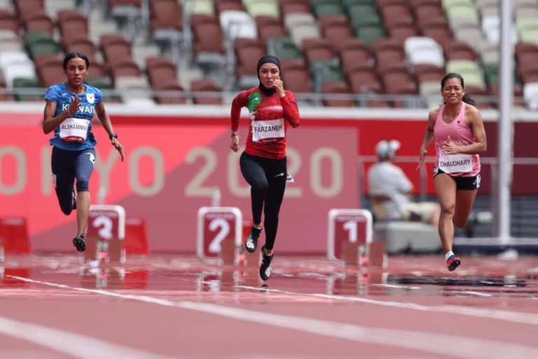 تصاویر | صحنه های زیبا از مسابقه دختر بادپای ایران: فرزانه فصیحی