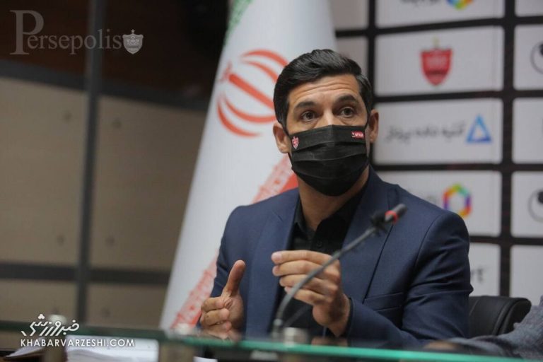 واکنش شکوری به کنایه گل محمدی؛ شوخی کرد!/ پرسپولیس میتواند از استقلال بازیکن بخرد
