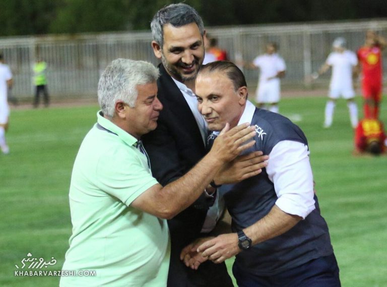 نوراللهی را اولین بار مقابل استقلال به میدان فرستادم/ گزینههای پرسپولیس به پول فکر نکنند