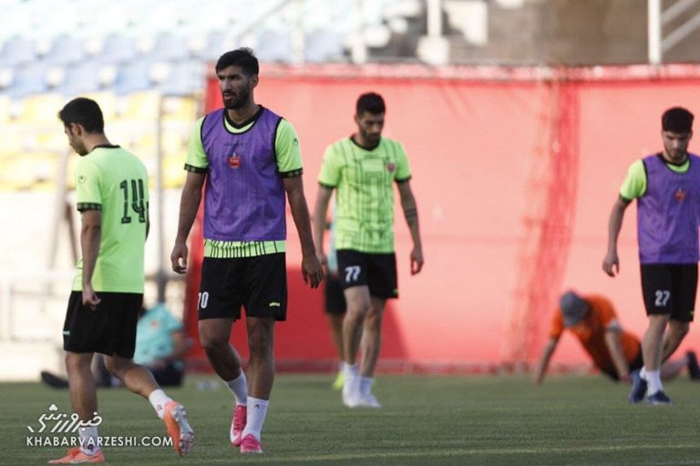 اتفاق جنجالی در معاوضه محبی با مغانلو/ انتقال ستاره پرسپولیس به سپاهان منتفی شد؟