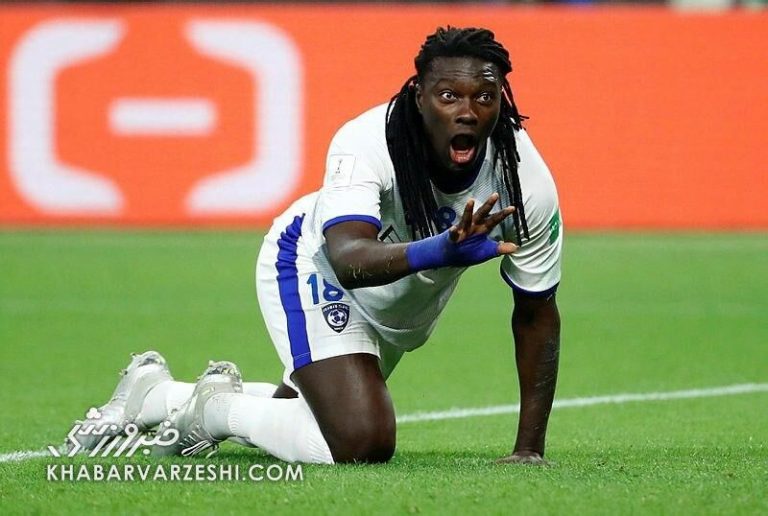 شیر الهلال مقابل استقلال به میدان میرود