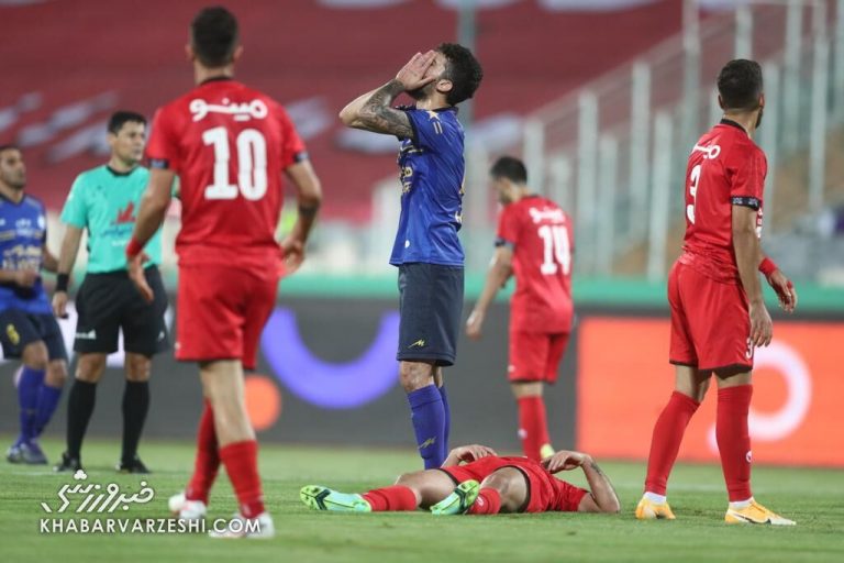 جذب این بازیکن استقلال وصله ناجور در پرسپولیس است/ «آمادهباش» ویژه به کریم باقری!