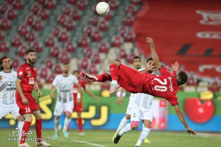 اتفاق جنجالی در معاوضه محبی با مغانلو؛ گاف عجیب سپاهان/ انتقال ستاره پرسپولیس به سپاهان منتفی شد؟