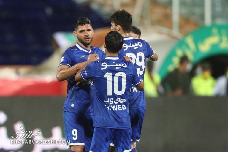 واکنش هافبک استقلال به پیشنهاد پرسپولیس/ دو بازیکن روی هم هزار میلیارد گرفتهاند!