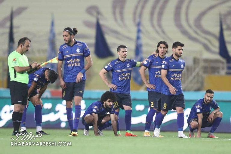 استقلال ۳ ستاره خود را در یک ساعت از دست داد/ یک ستاره استقلال پرسپولیسی میشود