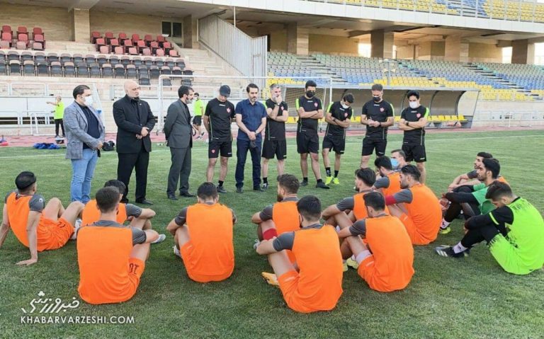 عکس| این پرسپولیسی در تمرین هم ماسک میزند!