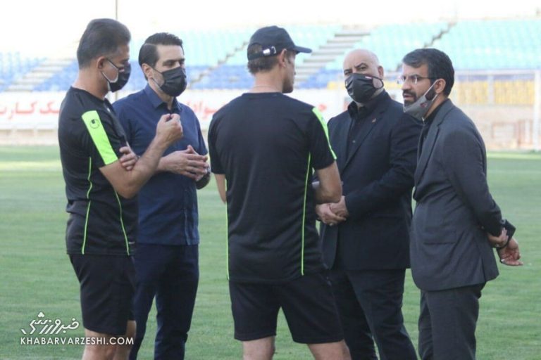 مدیرعامل پرسپولیس در واکنش به اعتراضها برای مذاکره با آبشک/ هوادار و خبرنگار برای ما تعیین تکلیف نمیکنند