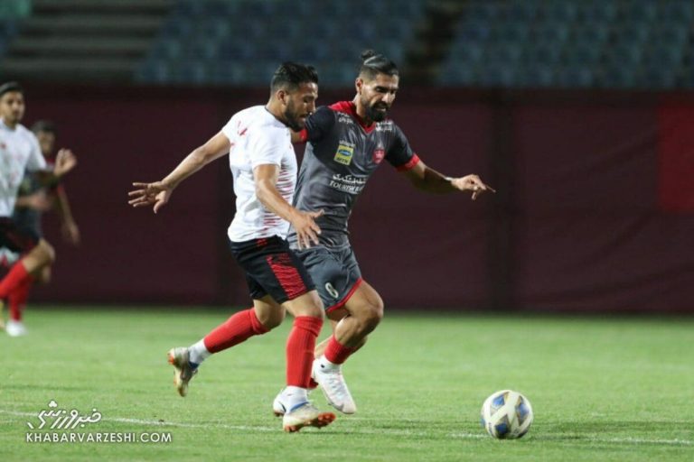 عکس| سامورایی با پیراهن شماره ۸ پرسپولیس استارت زد!
