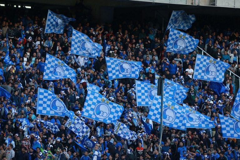 پرچمهای استقلال سکوهای آزادی را جذاب کرد/عکس