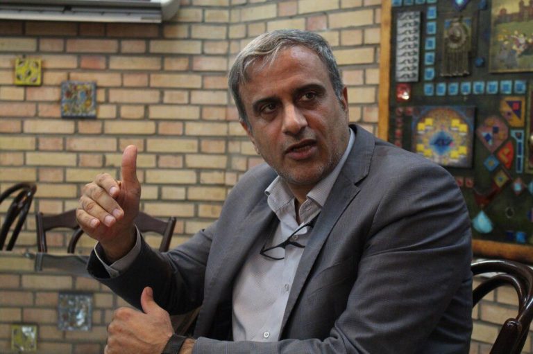 نصف آمار روزانه کرونا در تهران/ فشار زیادی بر پرسنل بهشت زهرا وارد است