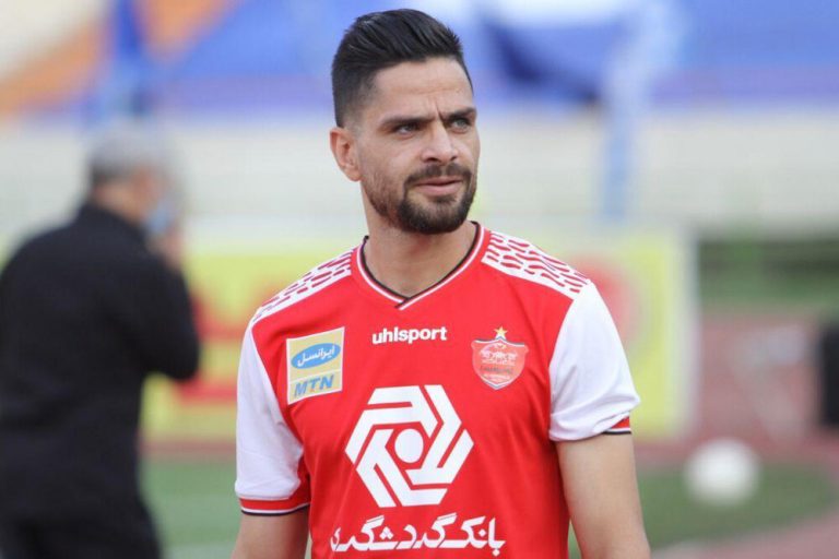 کامیابی نیا غیابی با پرسپولیس تمدید کرد