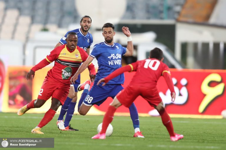 پیراهنهای استقلال و فولاد برای فینال حذفی/عکس