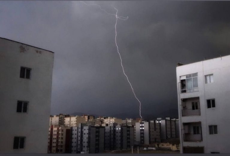 نیمی از استانها گرفتار رگبار باران و رعد و برق