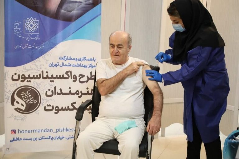 واکسیناسیون شهروندان بالای ۵۰ سال مرگ و میر را ۹۵ درصد کاهش میدهد