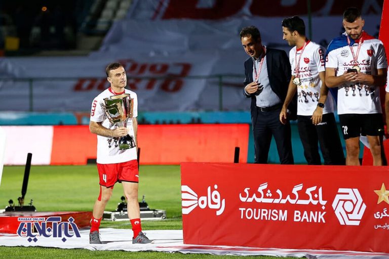 جام در دستان جلال حسینی آرام گرفت/عکس