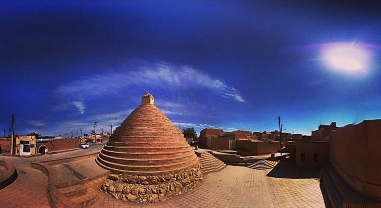 ایجاد مرکز معرفی و آموزش صنایعدستی در روستای بیابانک شهرستان سرخه