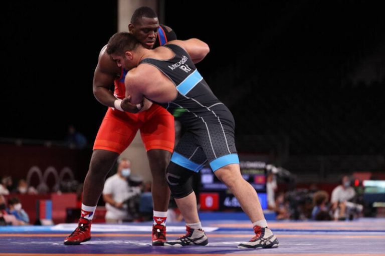 تصاویر | سرشاخ شدن امین میرزازاده با لوپز کوبایی