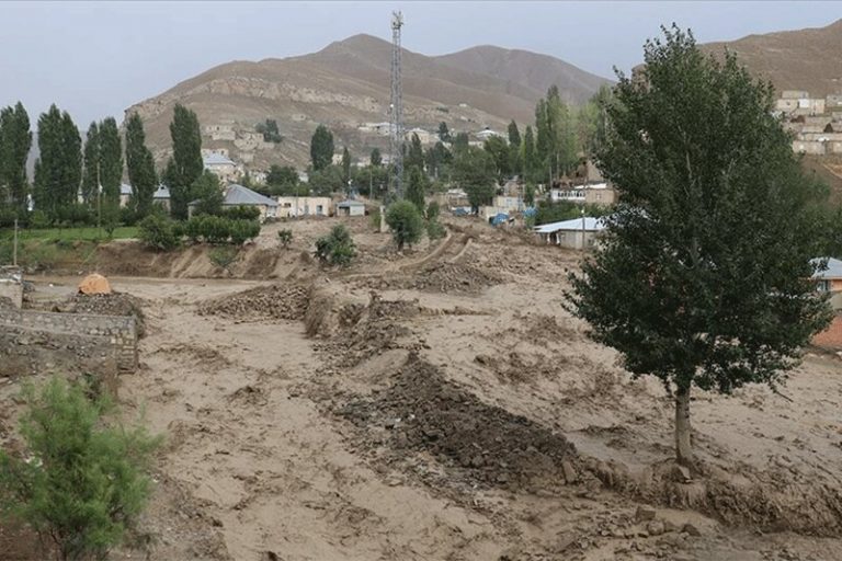 ببینید | یقهگیری بلا با ترکیه؛ پس از آتشسوزی گسترده حالا سیل وحشتناک!
