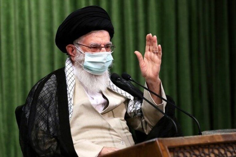 ببینید | دلیل مخالفت رهبری با ورود واکسن ساخت آمریکا و انگلیس چه بود؟
