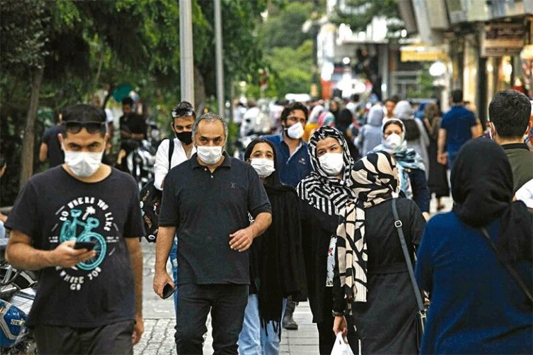 تحویل ۲۱ میلیون دوز واکسن تا کنون به وزارت بهداشت/ ۴۲۰ شهرستان در تب کرونا میسوزد