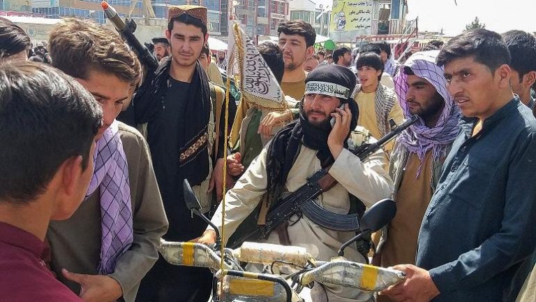 سقوط شهرهای بزرگ افغانستان از قندهار تا هرات و غزنی/فقط سهشهر به دست دولت اشرف غنی است/عکس