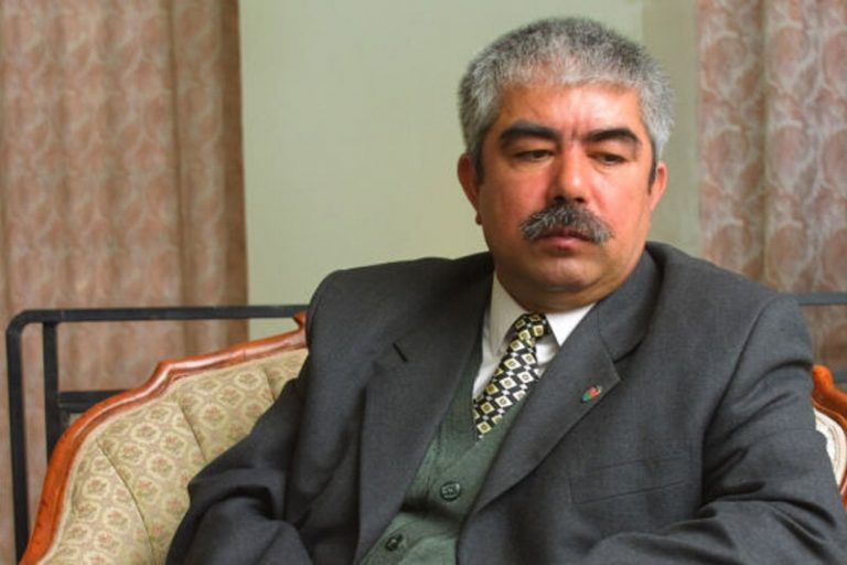 ببینید | خانه مجلل ژنرال «عبدالرشید دوستم» زیر پای نیروهای طالبان