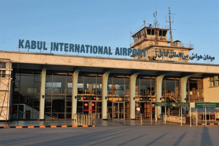 ببینید | لحظاتی هولناک از تیراندازی اطراف فرودگاه کابل